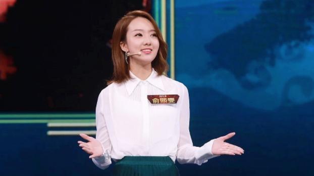俞熙雯得到央视力捧首次登上春晚舞台李思思这下尴尬了