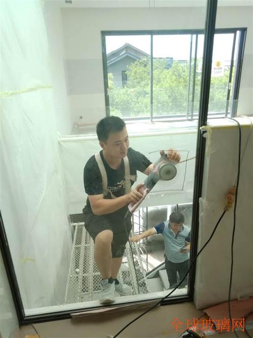 门窗钢化玻璃划痕处理修复