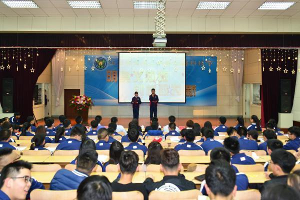 明奥义知微 创格致为新——山东省昌乐二中第六届科技节隆重开幕