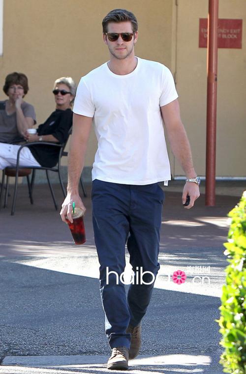 利亚姆·海莫斯沃斯 (liam hemsworth)