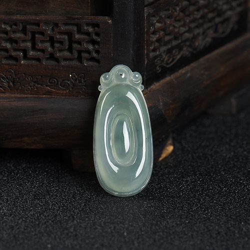 糯冰种飘花翡翠福贝吊坠
