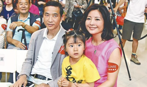 邵逸夫爱将曹众任上市公司董事,离巢tvb转型商人,家庭事业双收