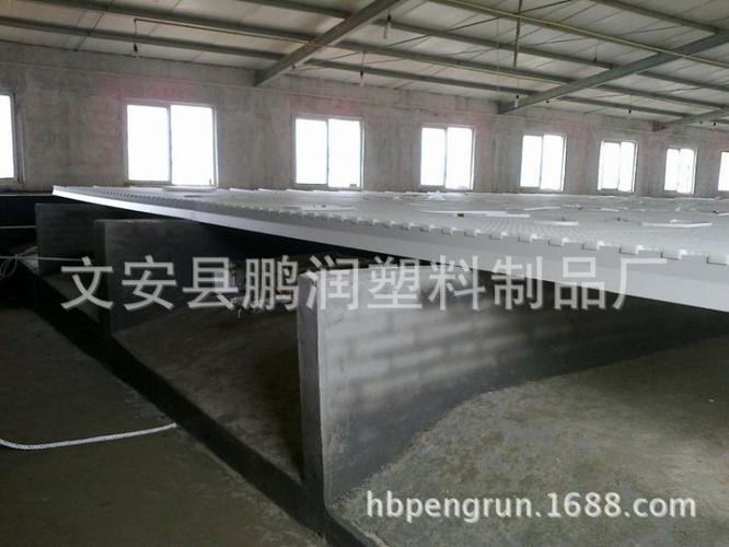  上一个 下一个> 产品信息 名称:牛舍犊牛床塑料漏粪板   品牌: 鹏润