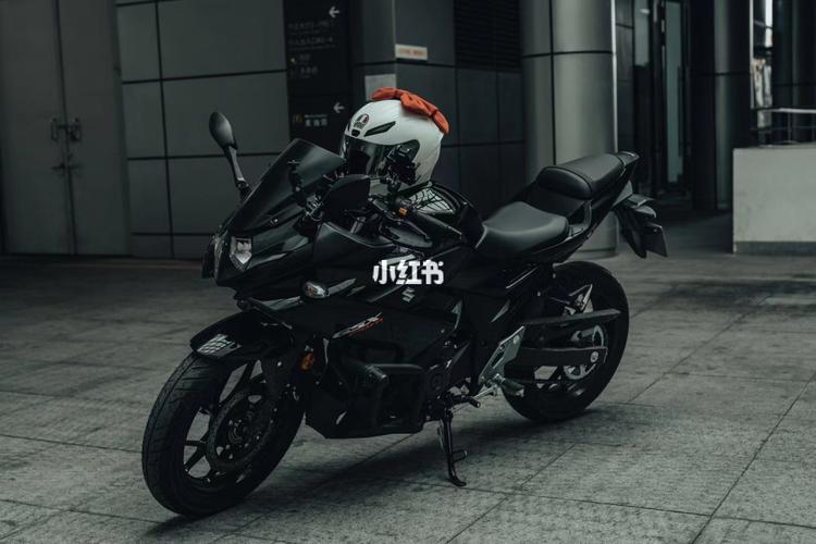 机车配jk | 当暗黑风遇上哑光黑铃木gsx250r_机车_哑光_jk制服_麦当劳