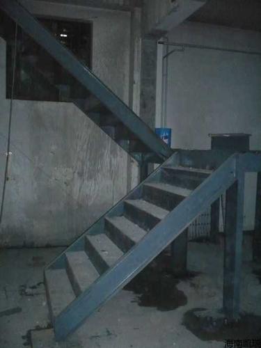 东方市不锈钢楼梯扶手多少钱品质 钢结构楼梯都有哪些优点?