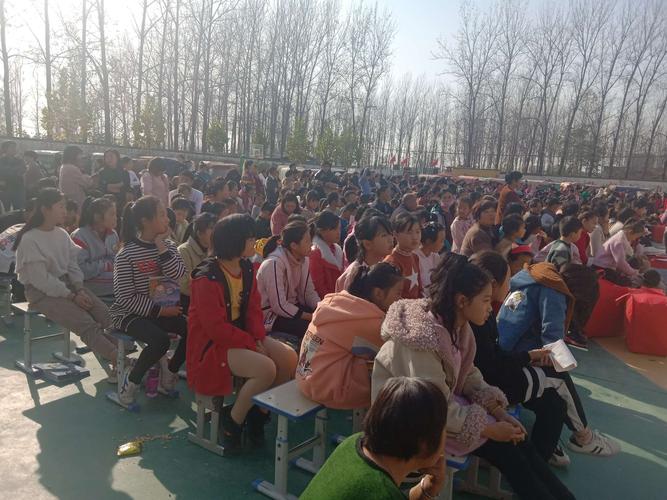 淮阳区冯塘乡第二中心小学2019——2020学年度期中表优暨家庭教育座谈