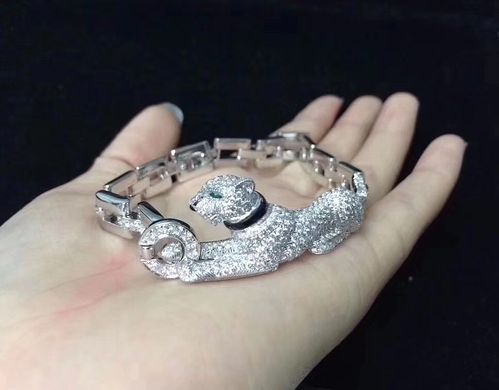 卡地亚豹头手镯哪里买便宜卡地亚猎豹手镯定制多少钱