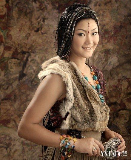 【图】降央卓玛生活照 拥有异域特色的女歌手