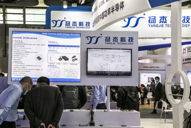 扬杰科技直面竞争股价翻倍多个细分领域地位领先研发投入10连增