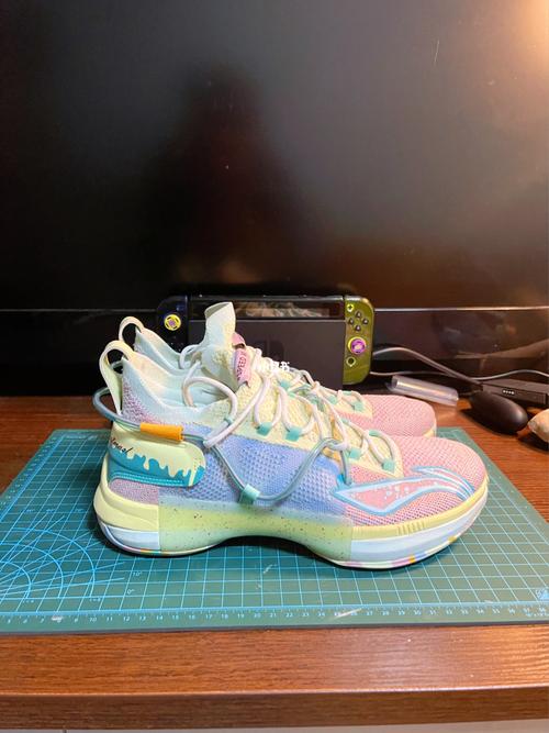 李宁闪击6圣诞节实战球鞋测评