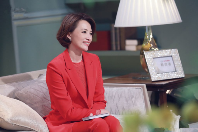 退出央视的董卿还会继续做主持人吗