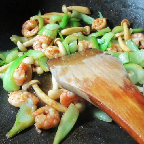 白玉菇虾仁炒菜梗,简单美味家常菜