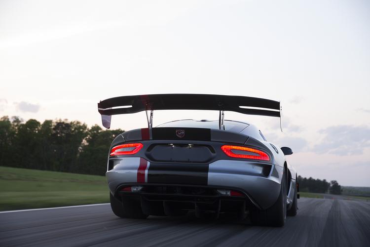dodge resurrects the viper acr, reborn serpent aims to take bite