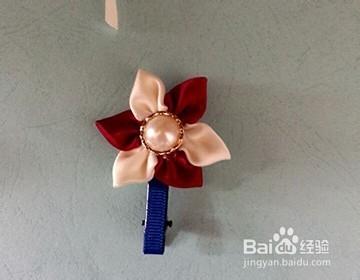 现在就要教大家制作一款简单的小花的发卡.