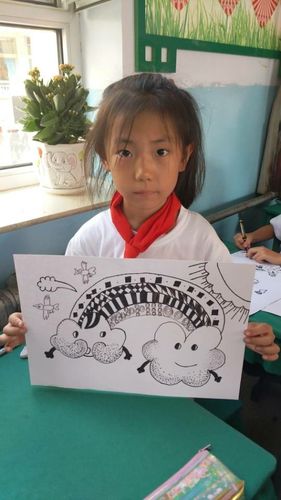 [李彦娥]二年级黑白线描画社团