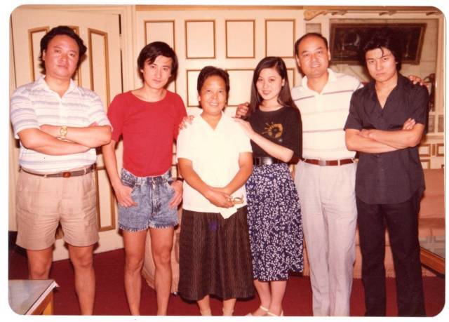 图为盖文源,沈晓谦,李梓,狄菲菲,孙渝烽,任伟合影