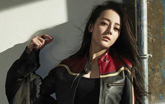 迪丽热巴封面大片曝光 演绎高冷范儿酷girl