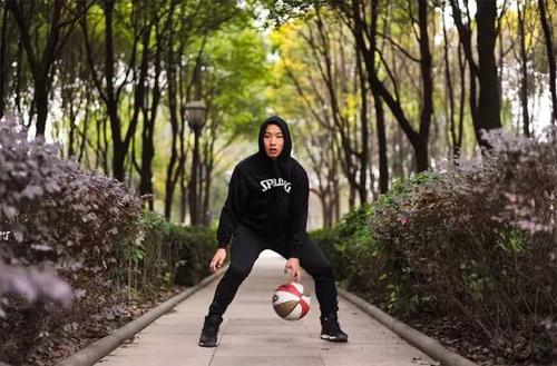 篮球信徒# 周锐|热爱诞下创造的婴孩,他不止是武汉
