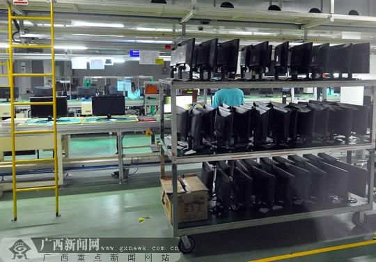 冠捷公司显示器生产车间.广西新闻网记者 潘晓明摄