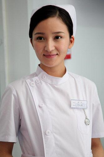 医疗剧《天使的微笑》杀青 刘荫炼成"女汉子"
