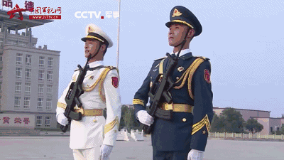 三军仪仗队的阅兵训练 不仅是帅 竟然有点儿萌