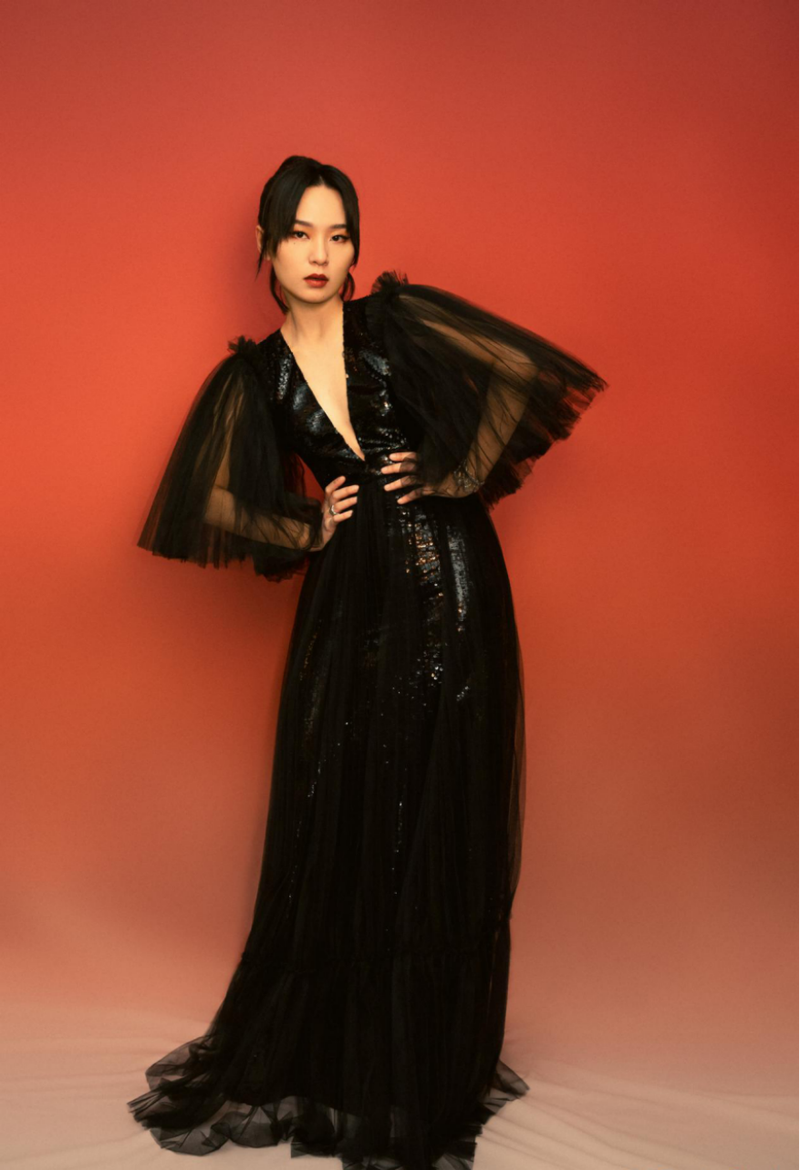 原创周笔畅穿礼服真是帅到没朋友黑白配色但款式特别飒爽利落