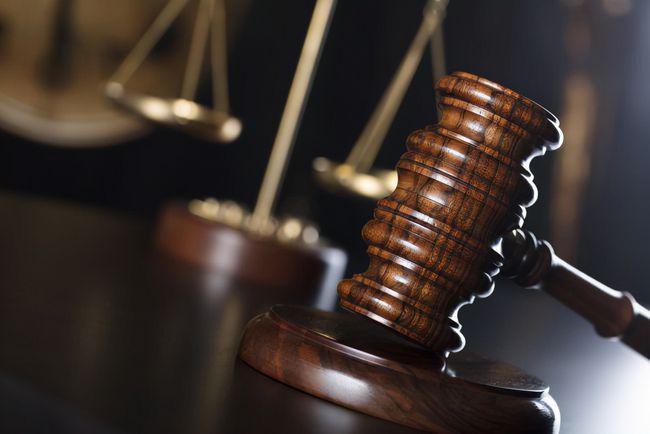 1200万存款被银行职员窃取法院判决储户应承担80的损失