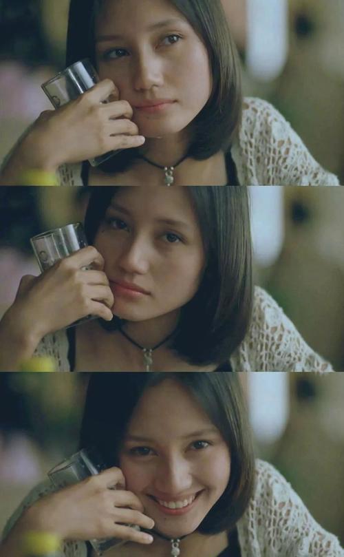 在电影《蓝色爱情》中袁泉也尝试了短发造型,近20年后的她,依旧保留