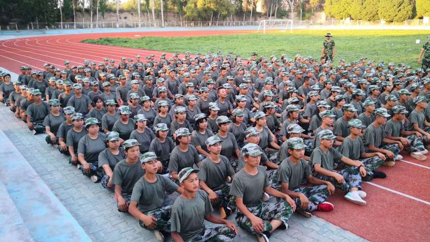 霍城二中2019届高一新生军训剪影