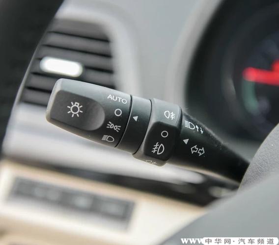 奔驰e级灯光使用方法奔驰e级灯光开关图解说明
