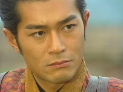 《寻秦记》电视剧中的项少龙穿越回古代没有户口怎么混?