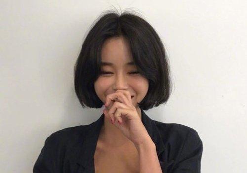 鹅蛋脸女生中分 波波头短发发型
