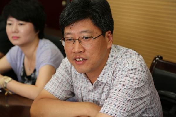 兴山县委书记谭业明在开班仪式上介绍了兴山县情.(省记协