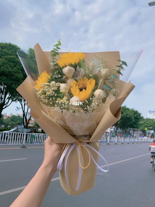 向日葵花束_向日葵_花束_鲜花_小菜花屋自由行热门攻略_棒棒糖_花店