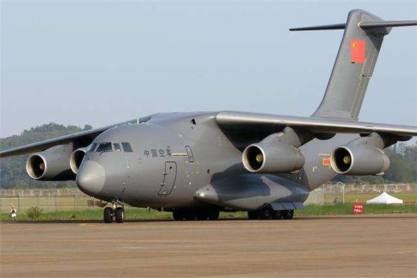 而且依托于运20平台,可以研发大型加油机,巡逻机,预警机等一大批重