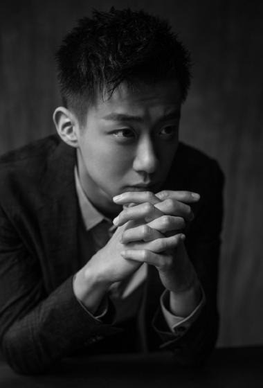 简介:高至霆硬朗帅气写真图片,分享一组高至霆图片给大家,图中的明星