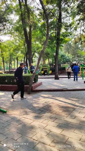 东单公园-"东单的一个小公园,不大,也没什么特色,就.