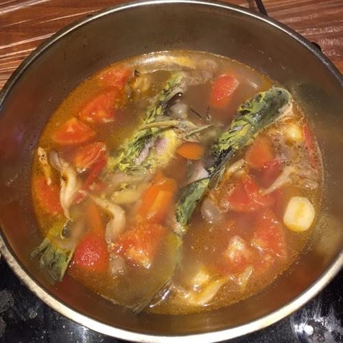 蓝色-58做的番茄豆腐黄骨鱼汤