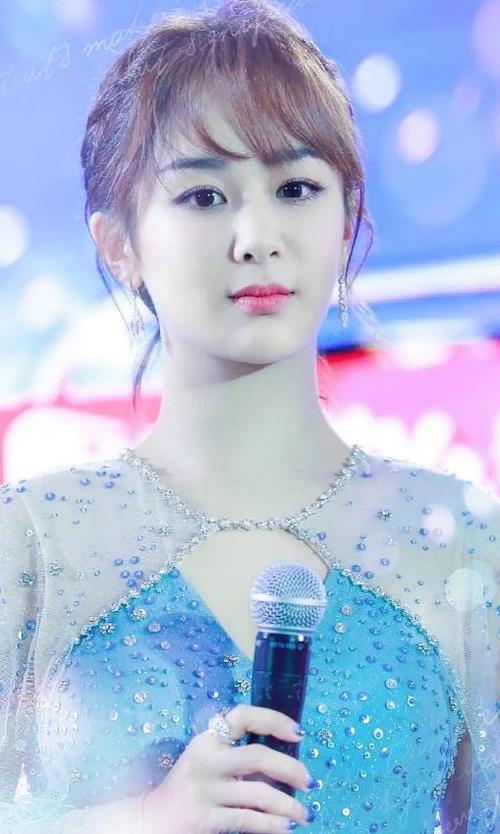 杨紫,邢菲,很漂亮的俩个美女.