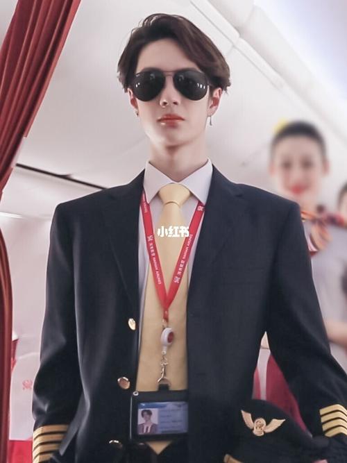 王一博丶机长啵_王一博_娱乐_明星娱乐资讯