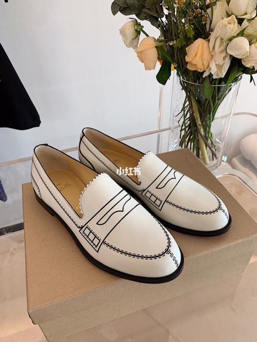 cl 最新款乐福鞋_乐福鞋怎么样_克里斯提·鲁布托怎么样_鞋控_鞋控的