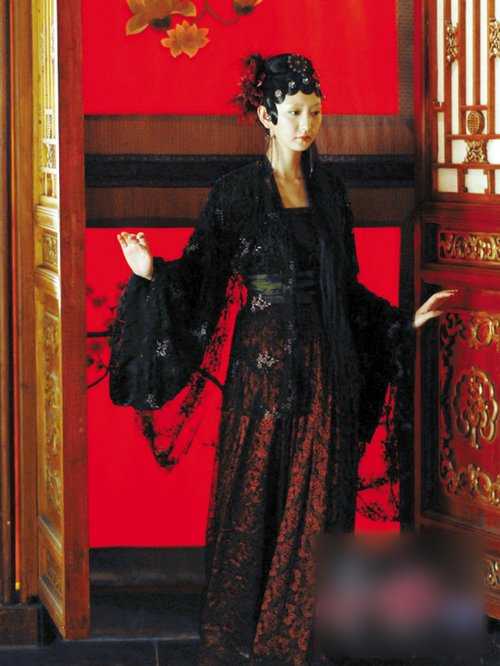 新《红楼梦》(旧版 新版)秦可卿(唐一菲饰)