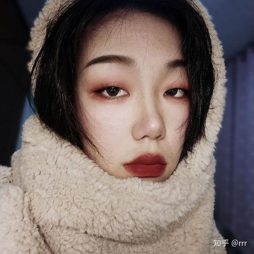 为什么感觉有些男生单眼皮很帅但是很少有人觉得女生单眼皮很漂亮?