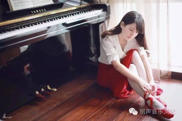 踏板是钢琴的灵魂,那你知道钢琴右踏板的使用方法吗?