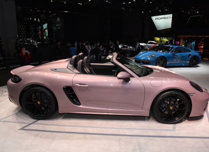 冰莓粉涂装,70多万配敞篷!保时捷718特别版,女生没抵抗力吧