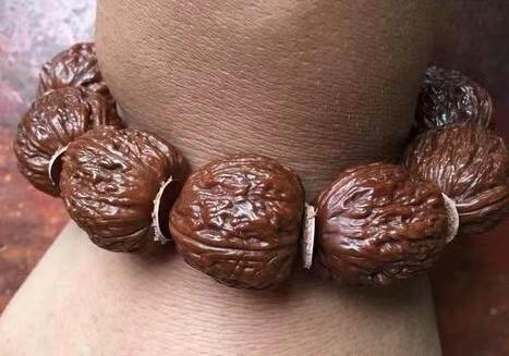 为什么我的小核桃手串不能盘红 还容易开裂_手机搜狐网