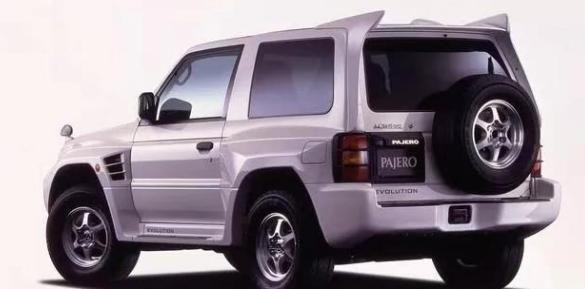 能与途乐媲美的穿越王帕杰罗v55宽体三门版限量2500台