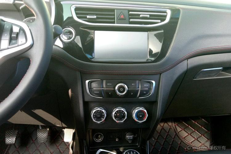 中华v3空调调节区