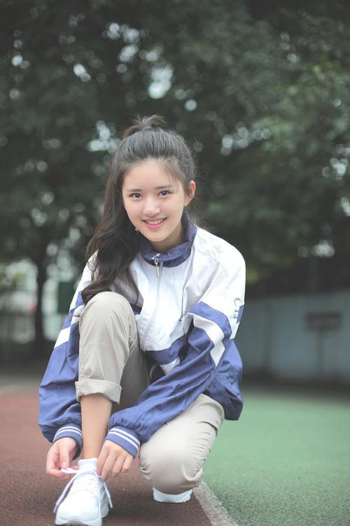 赵露思18岁校服写真