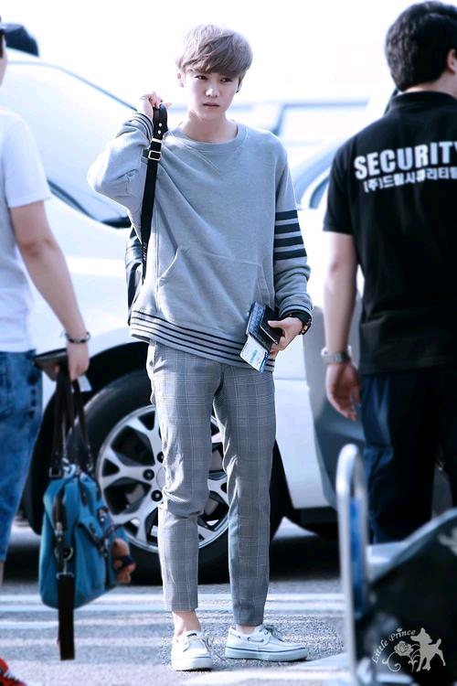 鹿晗 机场 美男